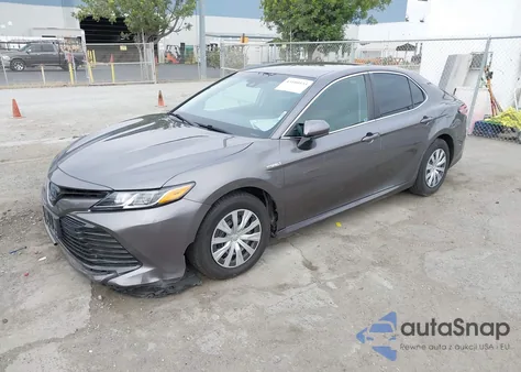2020 Toyota Camry Le z USA, uszkodzony, nr VIN 4T1C31AK4LU518924